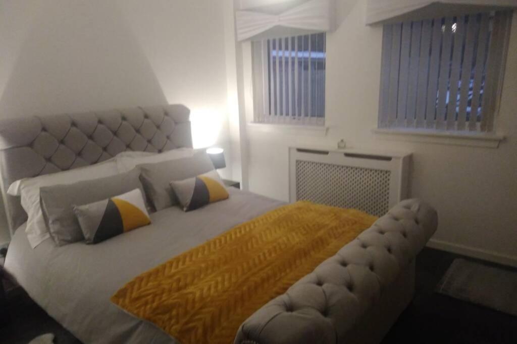 The Cottage - Hot Tub - Nr Glasgow - Self Check-In Coatbridge Exterior foto