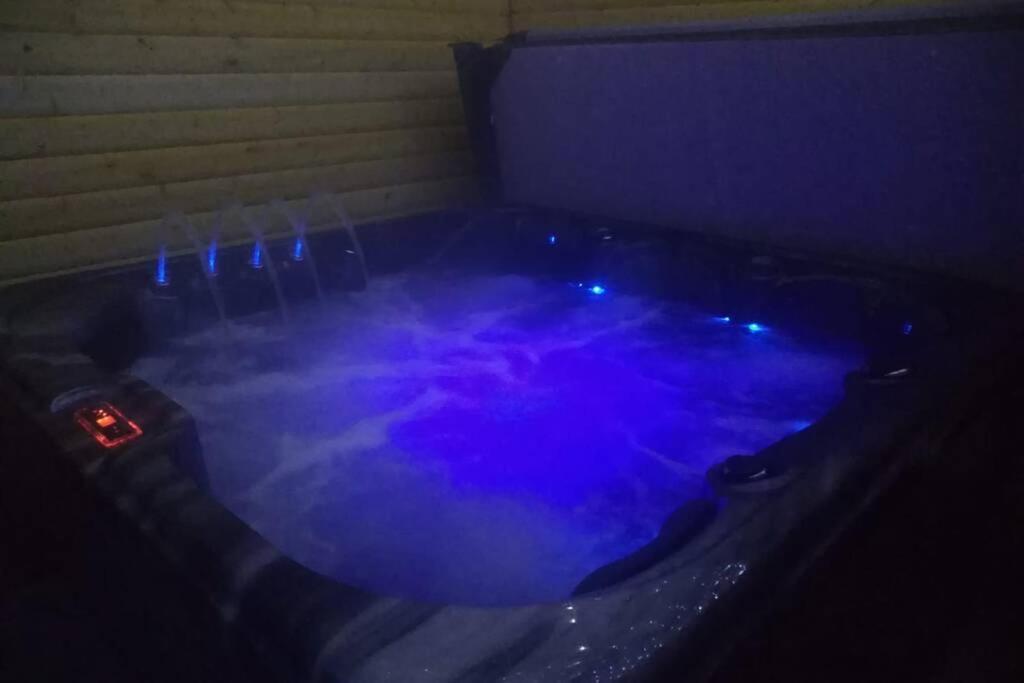 The Cottage - Hot Tub - Nr Glasgow - Self Check-In Coatbridge Exterior foto